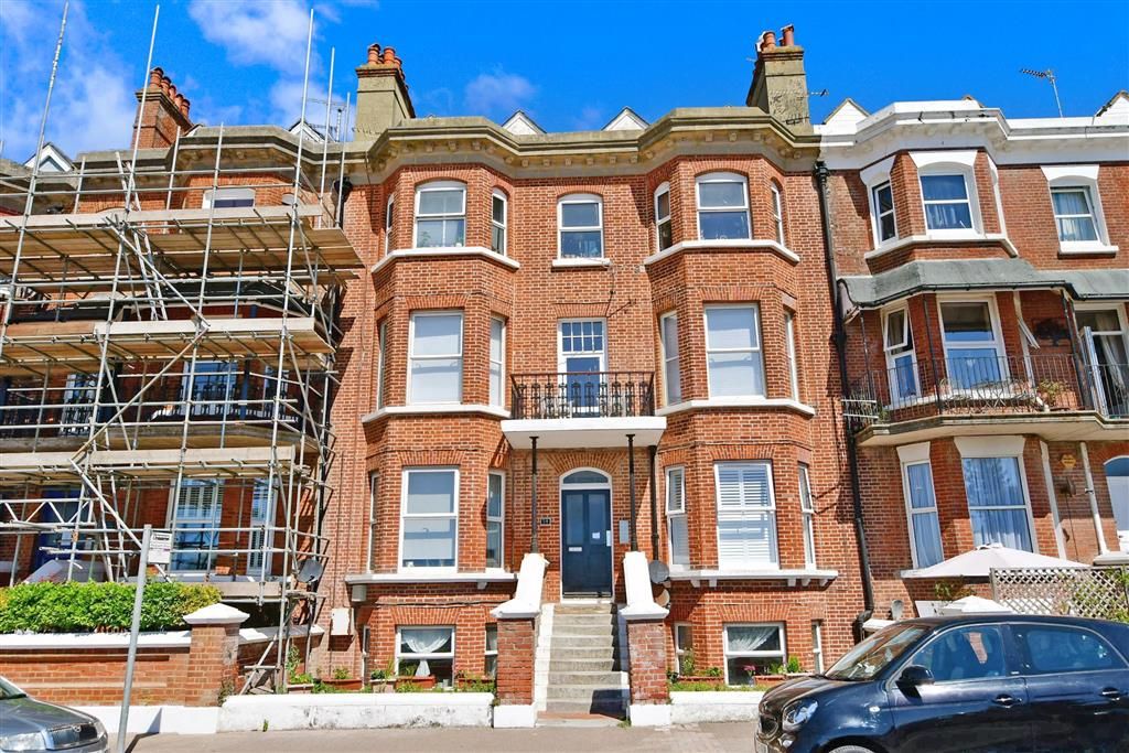 2 bed flat for sale in South Terrace, Littlehampton, West Sussex BN17