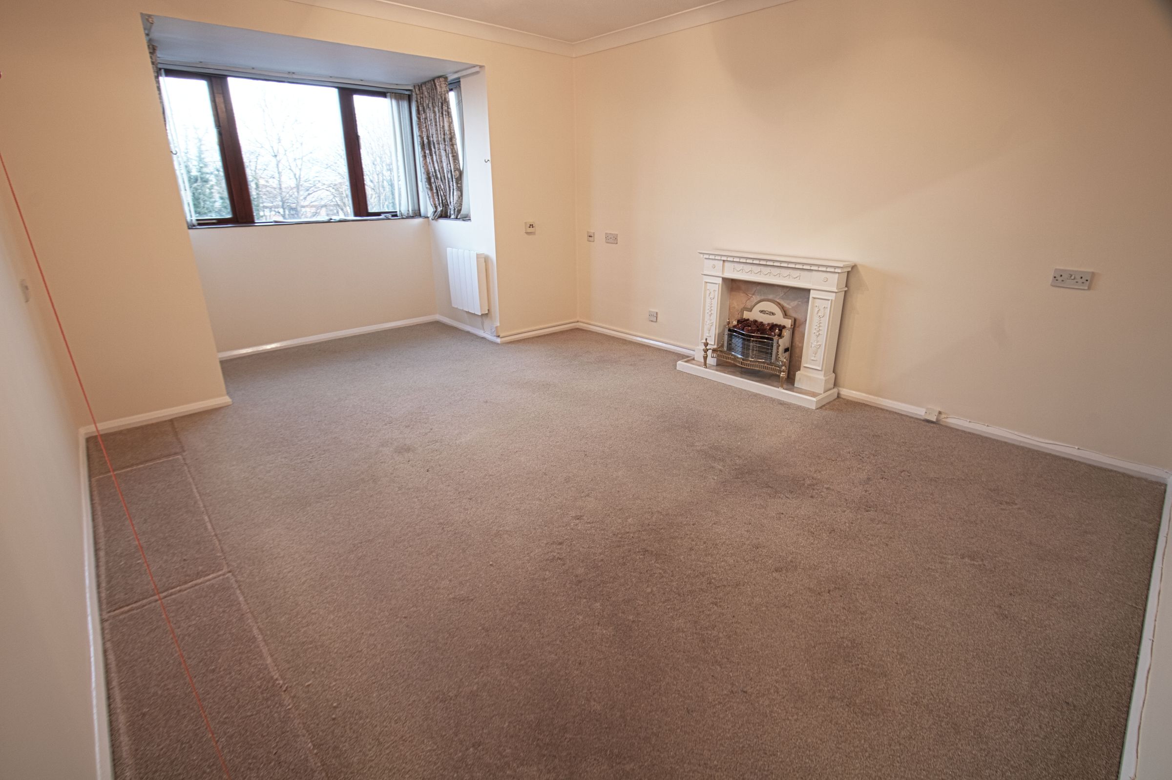 2 bed flat for sale in Sun Street, Billericay CM12 Zoopla
