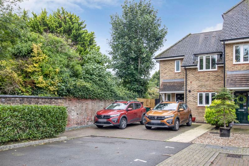 3 bed end terrace house for sale in Argyll Court, Southgate, Crawley