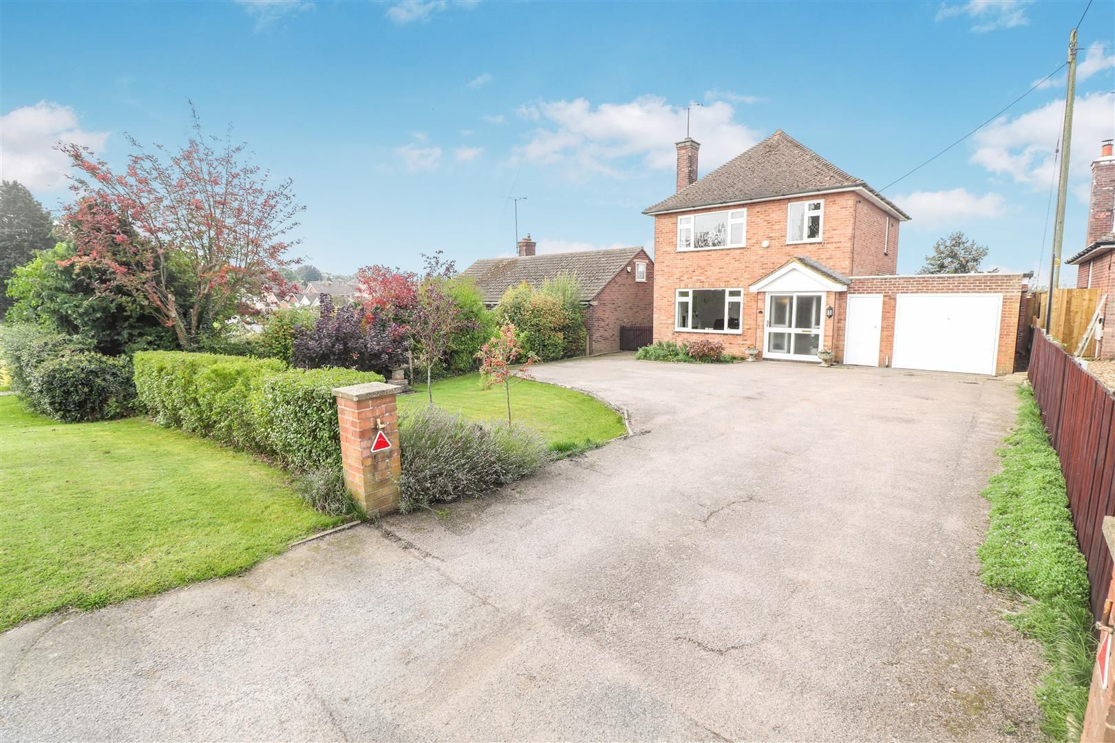 3 bed detached house for sale in London Road, Raunds NN9 Zoopla