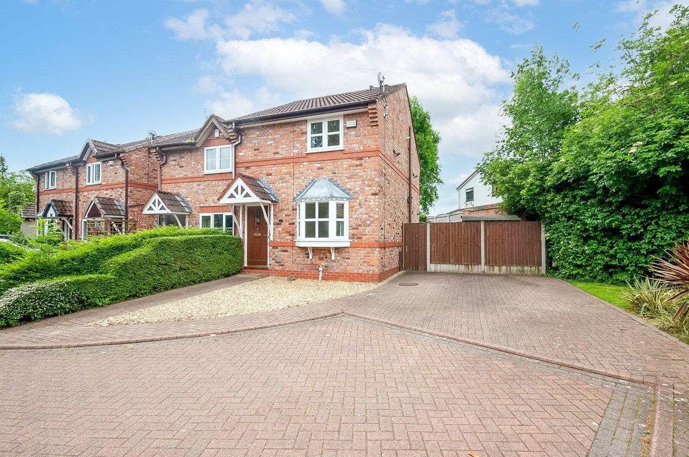 3 bed semidetached house for sale in Lowfield Gardens, Glazebury