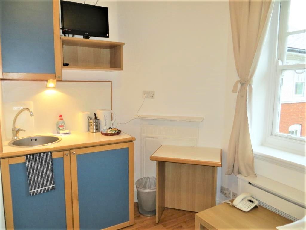 Studio to rent in Fulham Palace Road, Fulham, London W6 Zoopla
