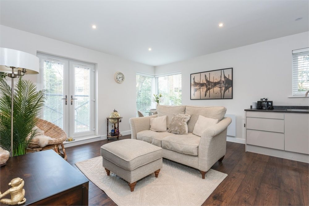 99 Baker Street, Weybridge, Surrey KT13  