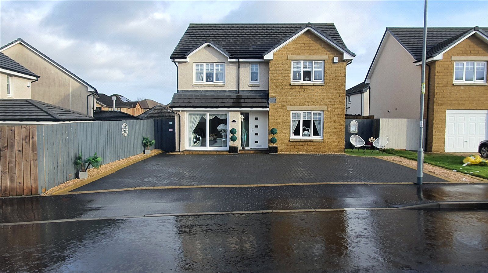 4 bed detached house for sale in Kneeland Brae, Cleland, Motherwell