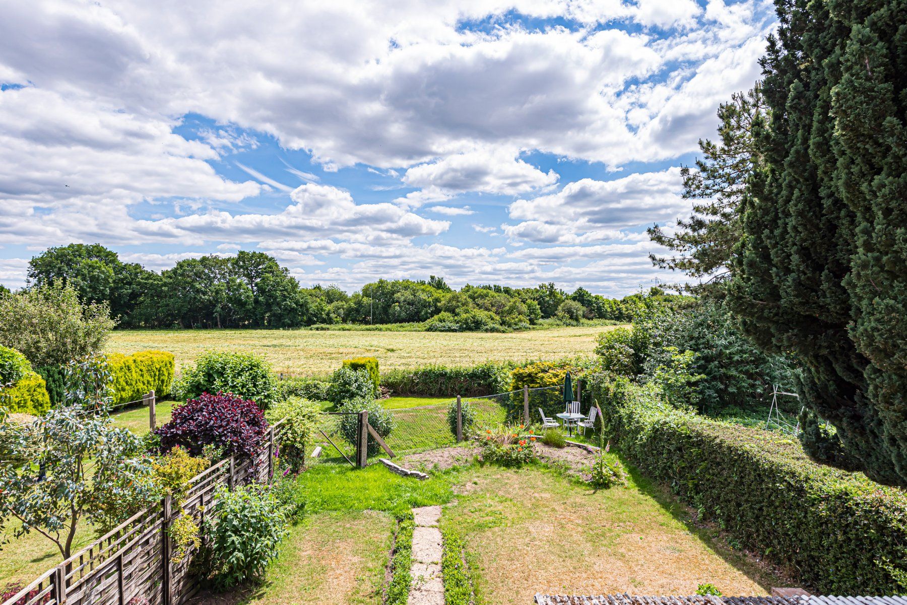 3 bed semidetached house for sale in Elveden Close, Pyrford, Woking