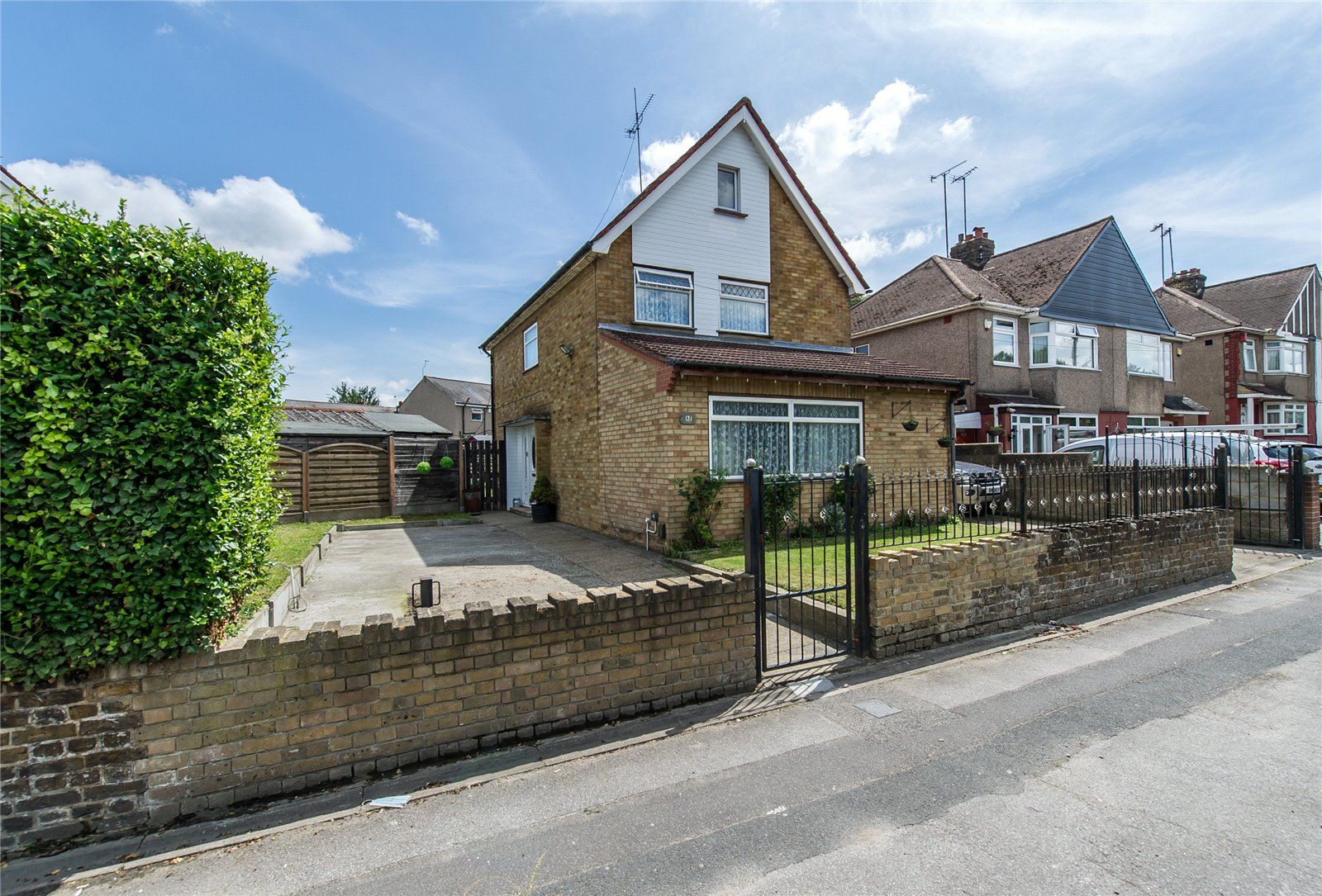 5 bed detached house for sale in Springhead Road, Northfleet, Kent DA11