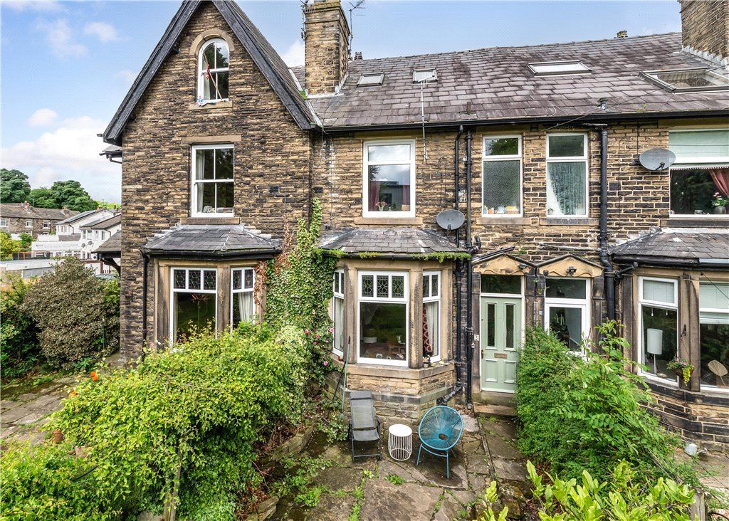 4 bed terraced house for sale in Wood View, Cullingworth, Bradford BD13