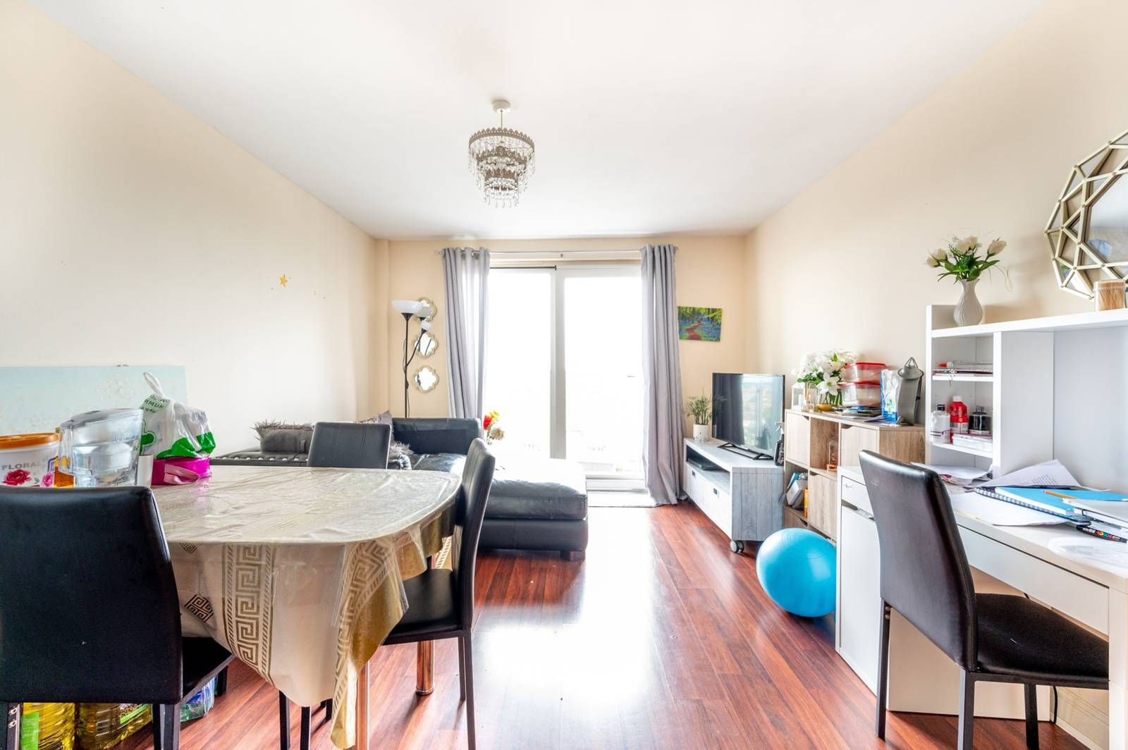 2 bed flat for sale in Gants Hill, Cranbrook, Ilford IG2 Zoopla