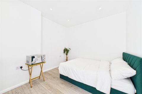 Apartment in Reading, Whitley - More