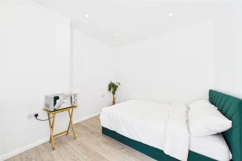 Apartment in Reading, Whitley - View 5