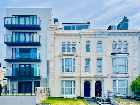 Flat 5, 2 Greenbank Road PL4