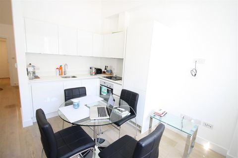 Sail Loft Court, Dod Street, London E14, Studio to rent