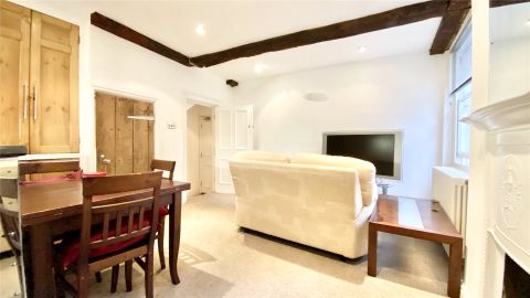 Apartment in Reading, Katesgrove, Coley - View 2