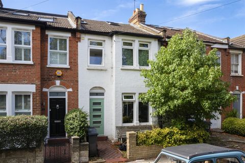 Garfield Road, Wimbledon SW19