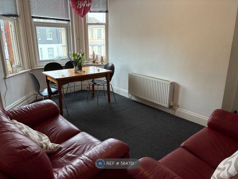 Apartment in Bournemouth, Springbourne - View 2