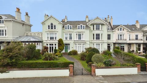 Beach Lawn, Liverpool L22