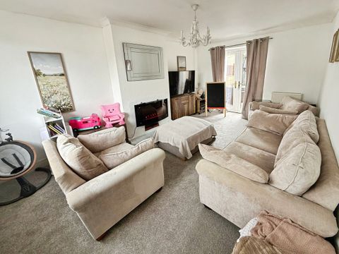 House in Plymouth, Plympton Central - More