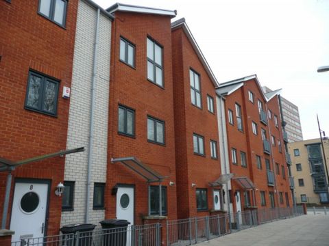 New Bold Walk, Hulme, Manchester. M15 - View 2