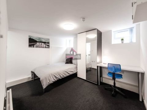 Gildabrook Road, Salford M30, Room to rent