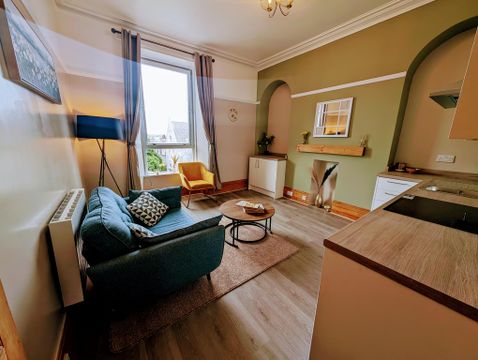 Flat E, 129 Rosemount Place, Aberdeen AB25