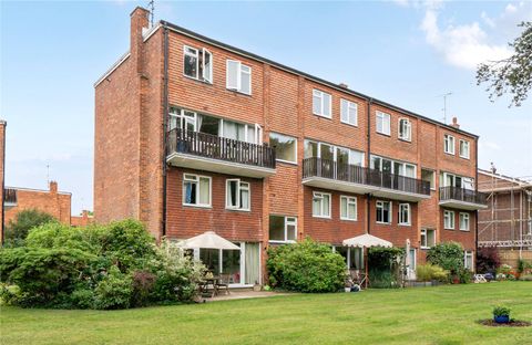 Apartment in London, London Borough of Richmond upon Thames - View 2