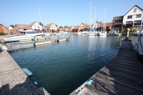 Sennen Place, Port Solent, Portsmouth PO6, Parking/garage to rent
