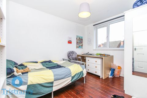 Elmsthorpe Avenue, Lenton NG7 – další