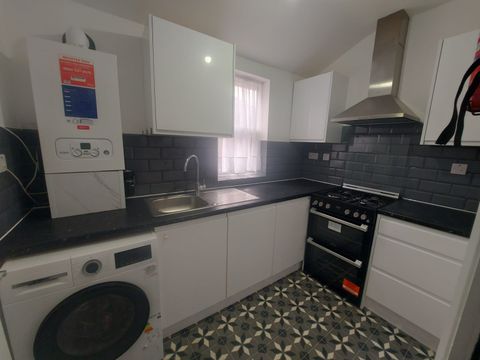 Green Street E13