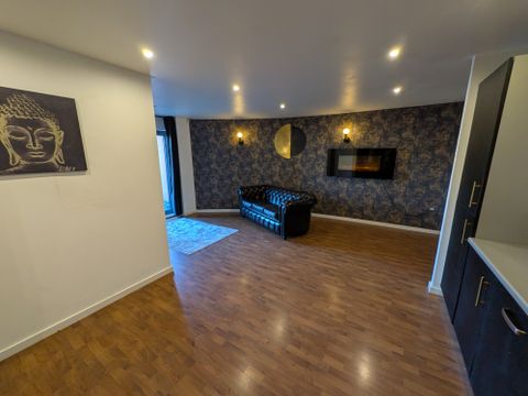 Kings Road Swansea SA1 1 Bed Flat To Rent 950 Pcm Zoopla kings-road-swansea-sa1-1-bed-flat-to-rent-950-pcm-zoopla