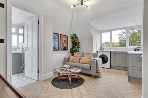 Overnhill Road, Bristol BS16