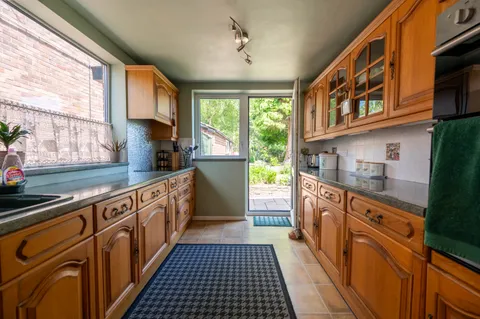 House in Nottingham, Chilwell - View 5