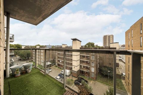Jubilee Court, Greenwich, London SE10