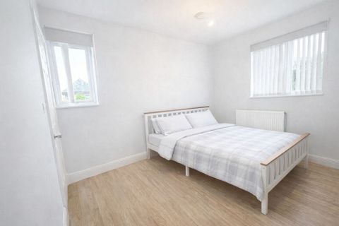 Broomhill Road, Nottingham NG15, Room to rent