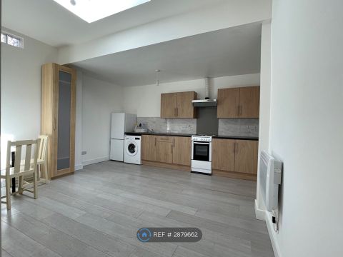 Regents Park Road, London N3