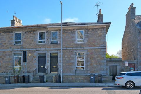 5 Caroline Place, Rosemount, Aberdeen AB25