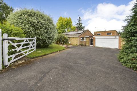 Crown Drive, Badshot Lea, Farnham, Surrey GU9, bed bungalow for