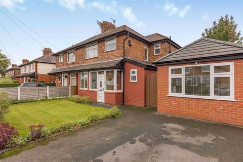 Derbyshire Avenue, Stretford, Manchester M32 – další