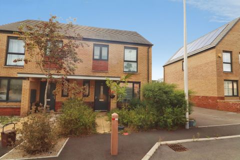 Rhodfa'r Ysgol, Rumney, Cardiff CF3