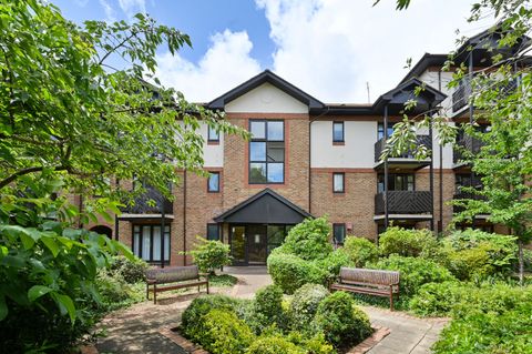 Lichfield Gardens, Richmond TW9