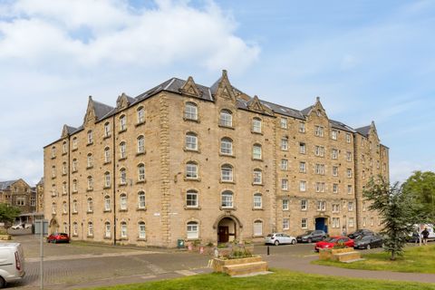 18/7 Johns Place, Edinburgh EH6