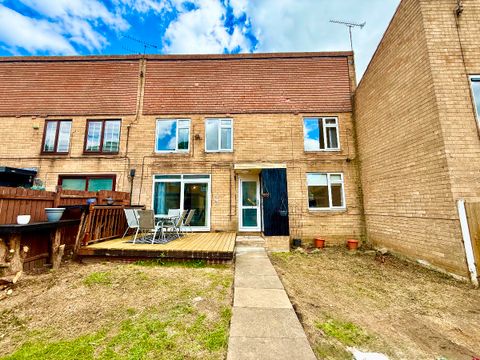 House in Sheffield, Westfield - View 2