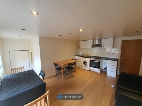 High Road, London N17