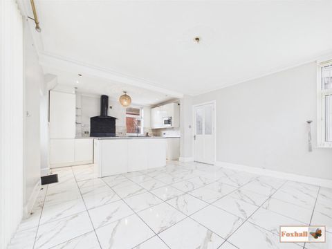 Valley Road, Ipswich IP1 - More