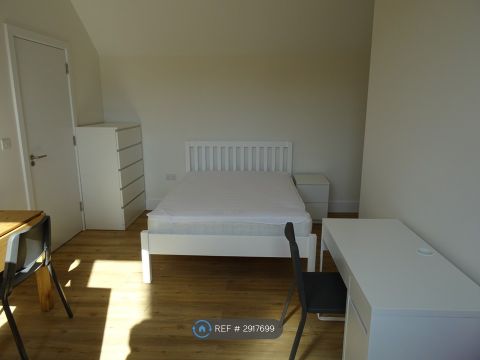Wembley Hill Road, Wembley HA9, Room to rent