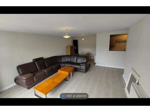 Apartment in Glasgow, Kingston - View 5