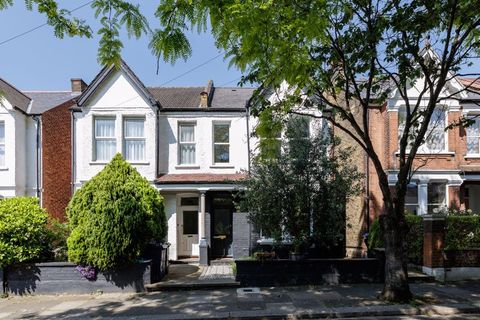 Julian Avenue, London W3