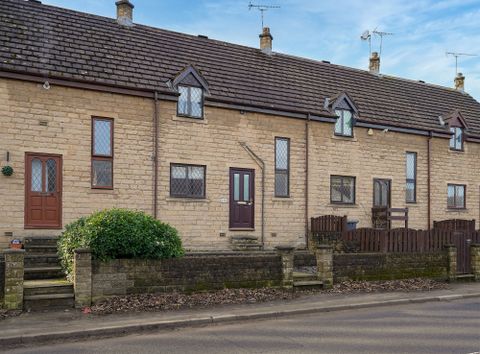 Main Road, Wharncliffe Side S35