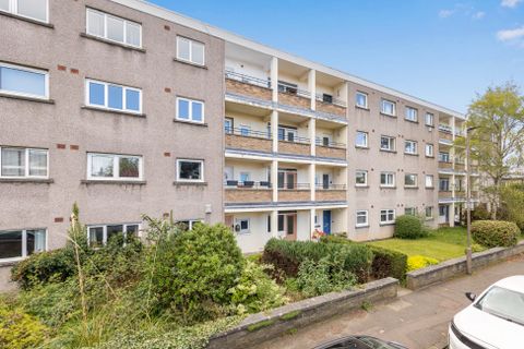2/5 Trinity Court, Trinity, Edinburgh EH5