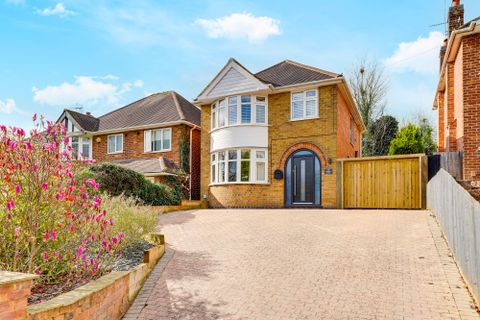 Douglas Avenue, Carlton NG4