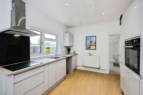 Belgrave Road, Gorseinon, Swansea SA4 - More